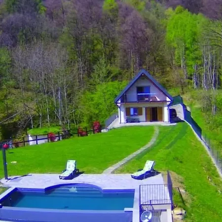 Casa A Punta Casetta Nel Bosco, Meravigliosa Vista Chalet Stazzona